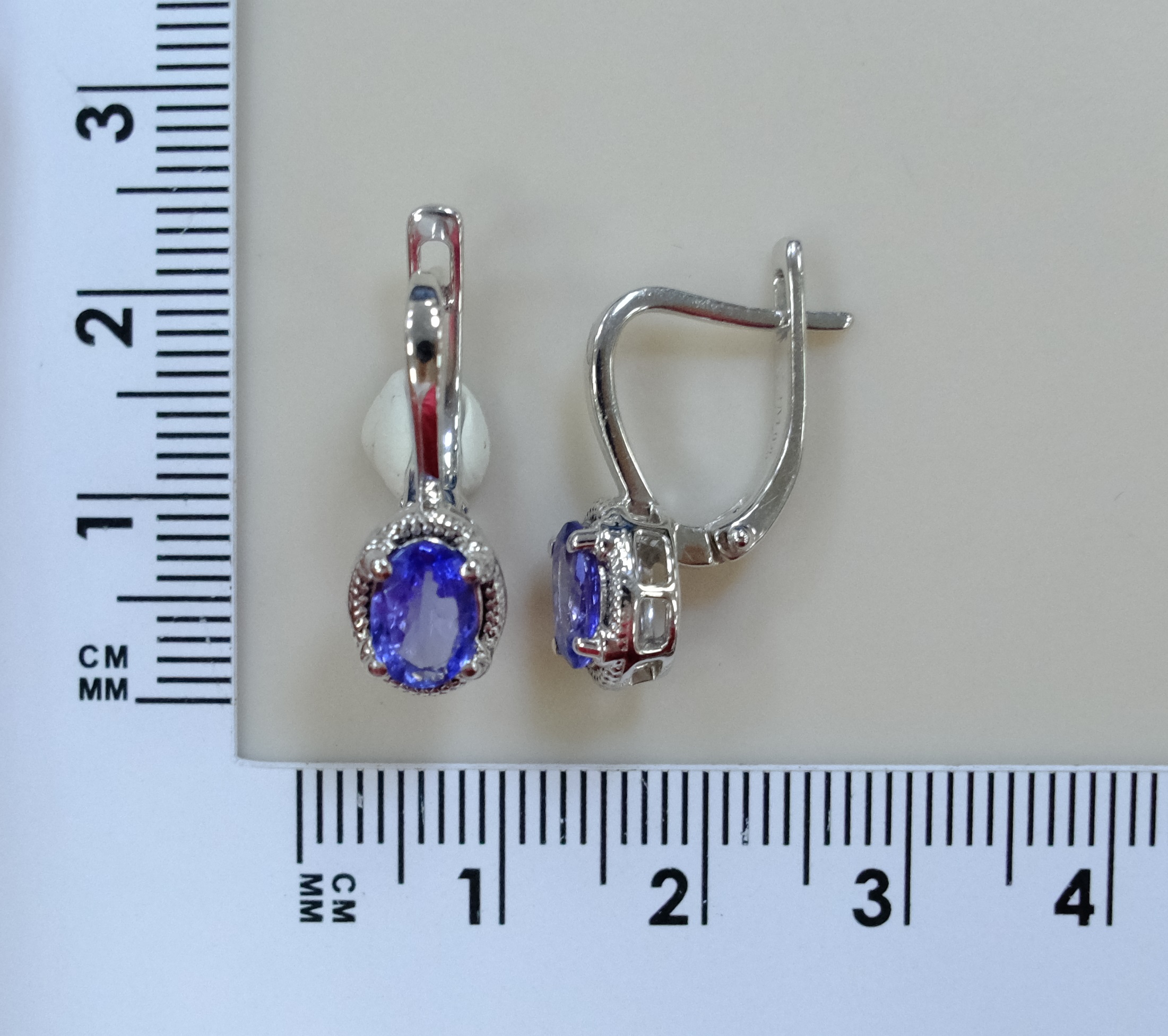 Серебряные серьги с танзанитами